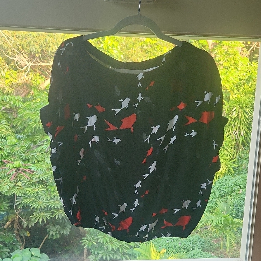 Fighting Eel Black Fish Top